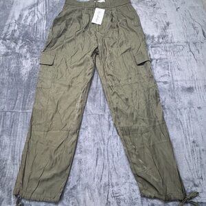 12th Tribe Women’s Cargo Pants – Size Medium Olive Green Drawstring Hem NWT